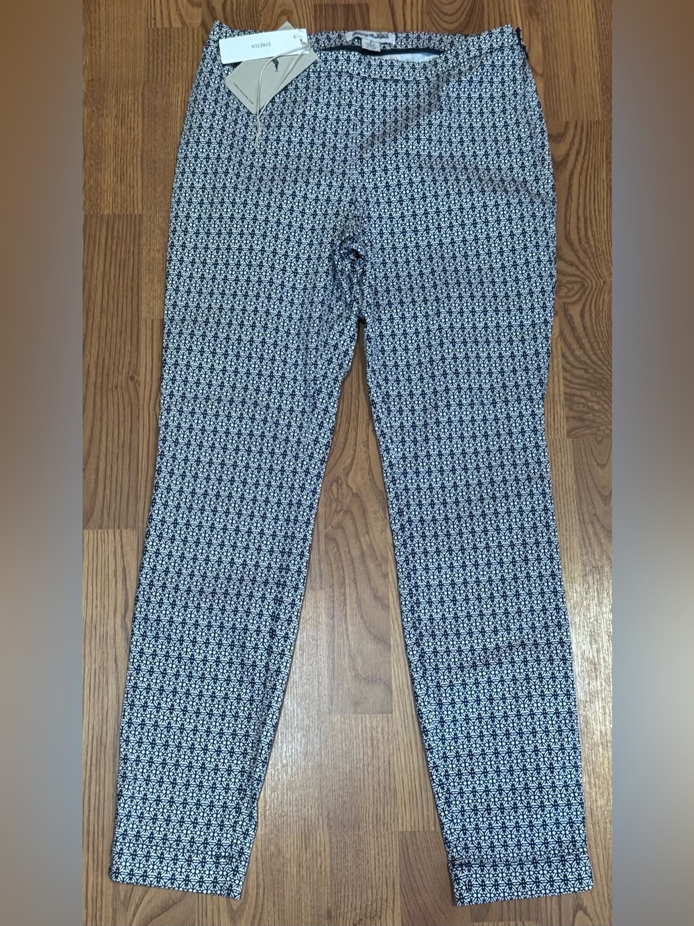 ❤️ NWT Tommy Bahama Size 2 Navy Blue White Geometric Print Slim Fit Pants (B10)
